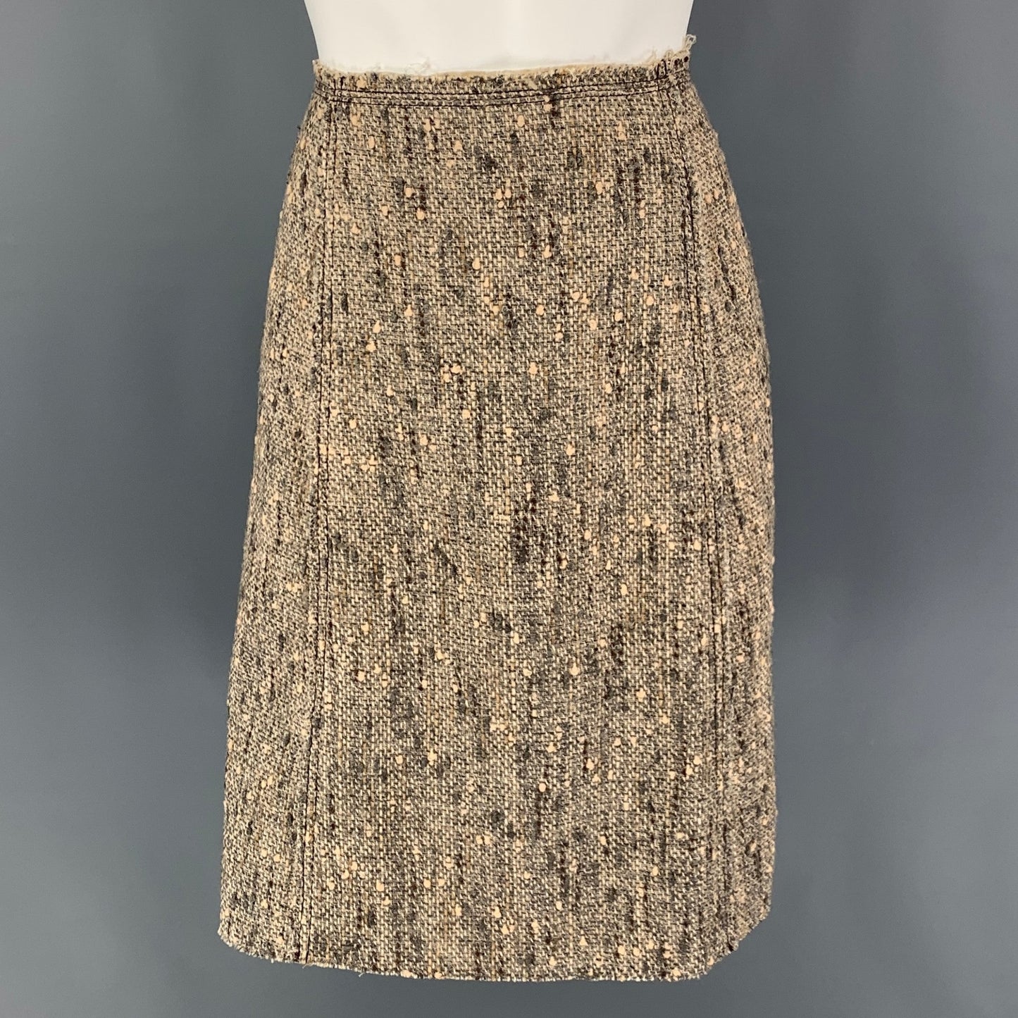 PRADA Size 4 Light Gray Beige Textured Single Button Skirt Suit