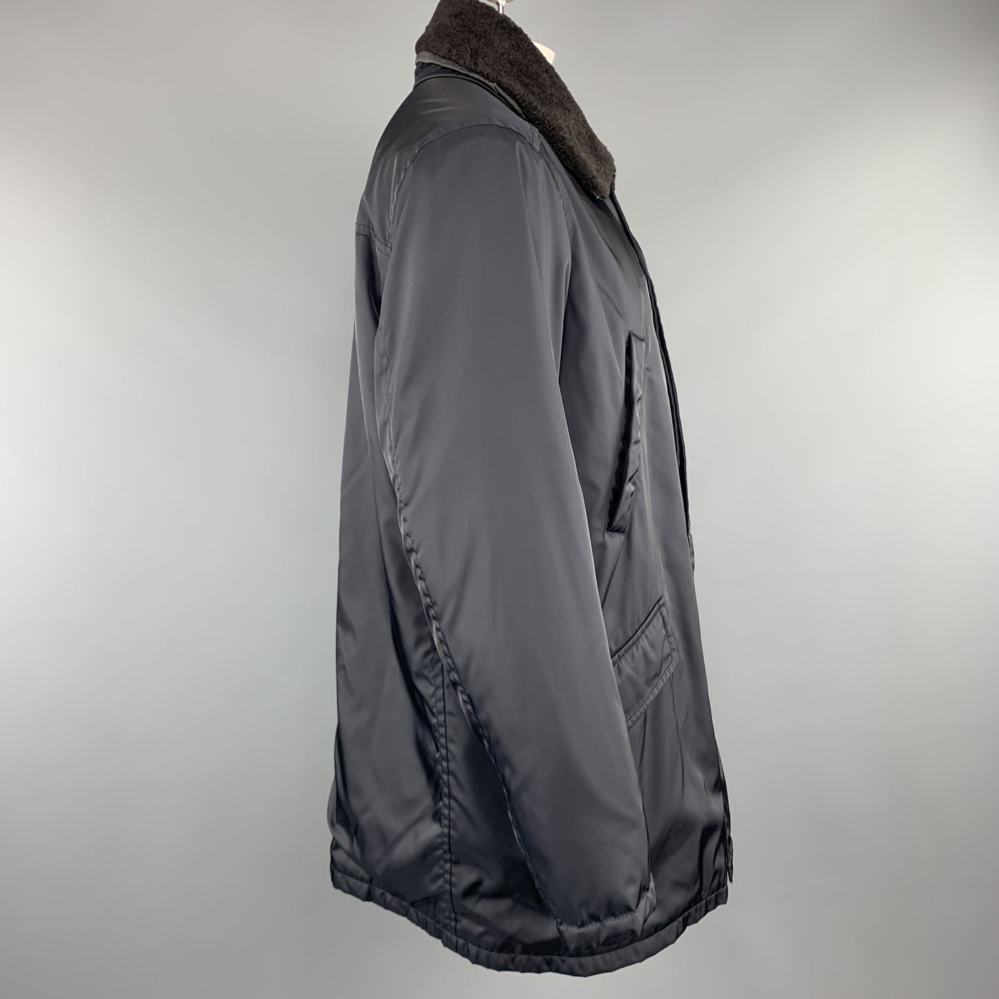 PRADA Size 46 Navy Nylon Hidden Placket Brown Lamb Shearling Collar Coat