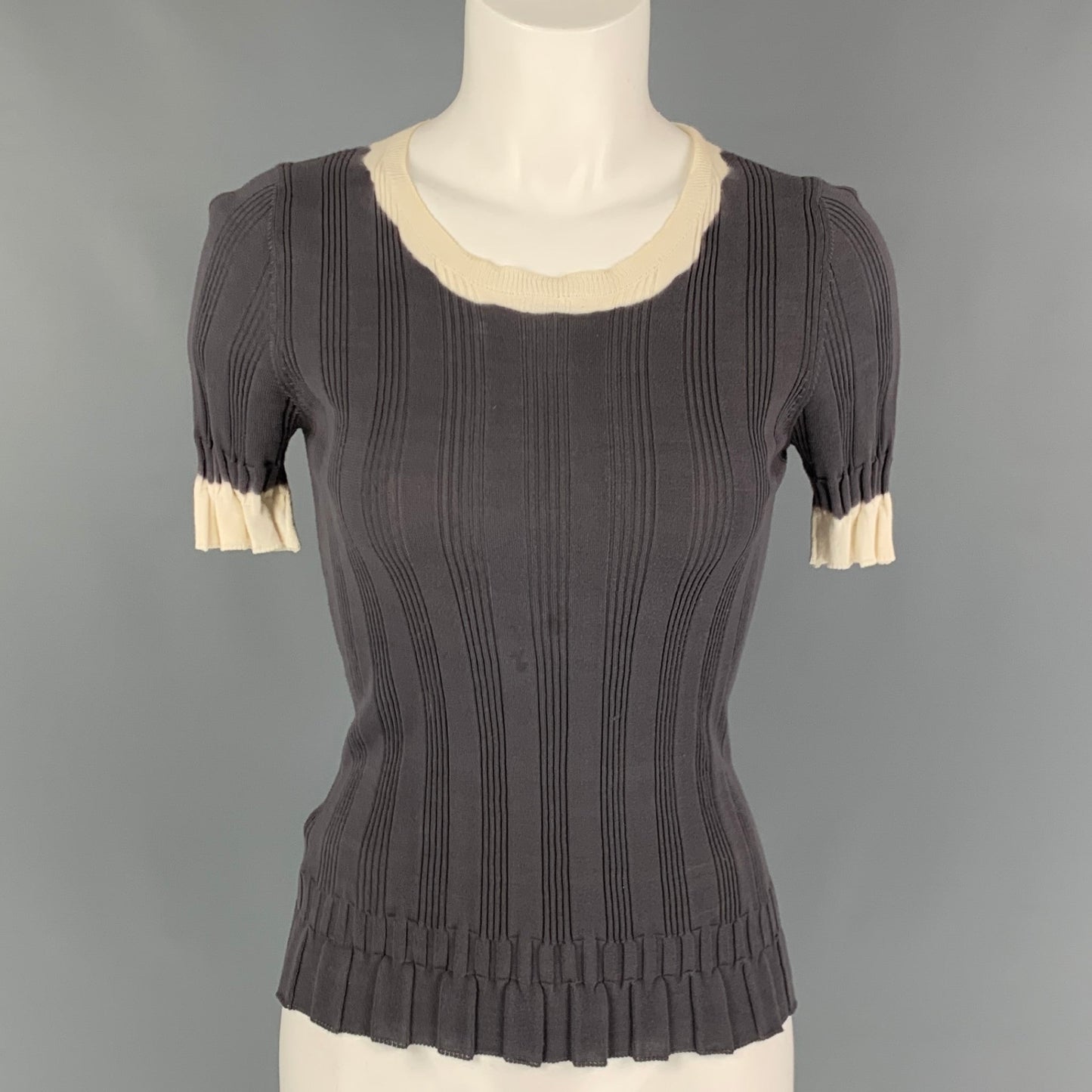 PRADA Size 4 Grey Cream Cotton Ribbed Short Sleeve Pullover