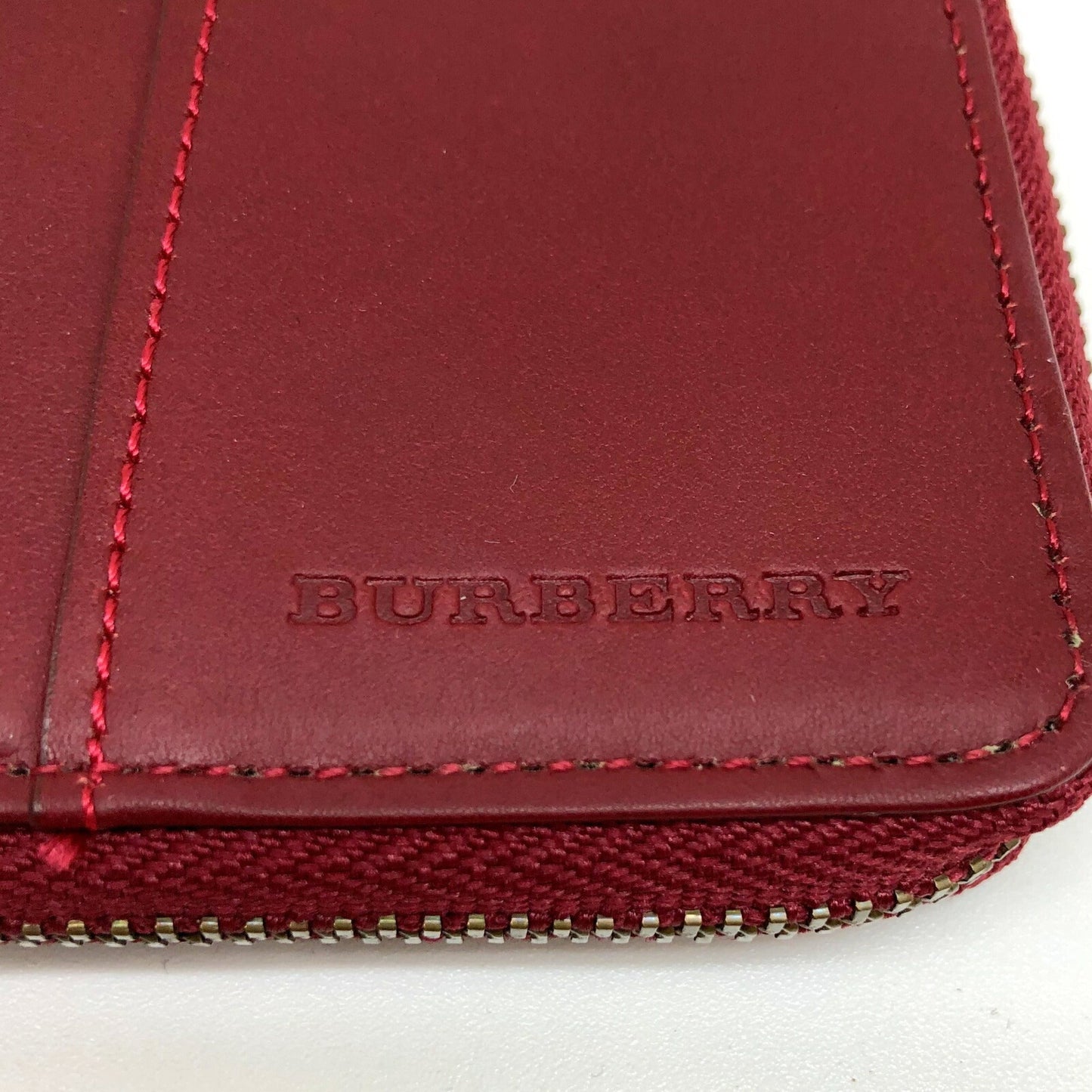 Burberry  Leather Keycase ()