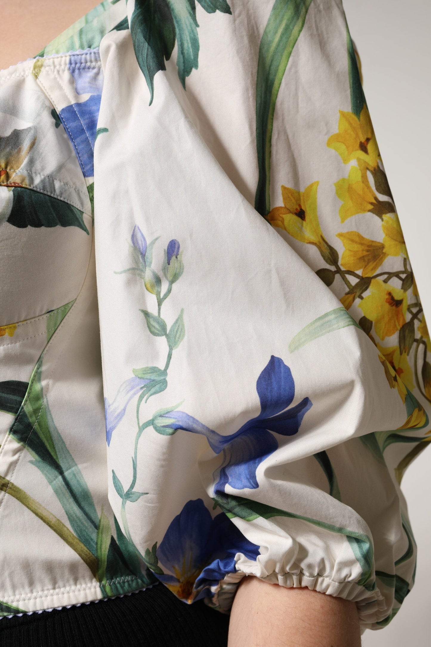 Dolce & Gabbana White Floral Puff Sleeves Crop Blouse Women's Top