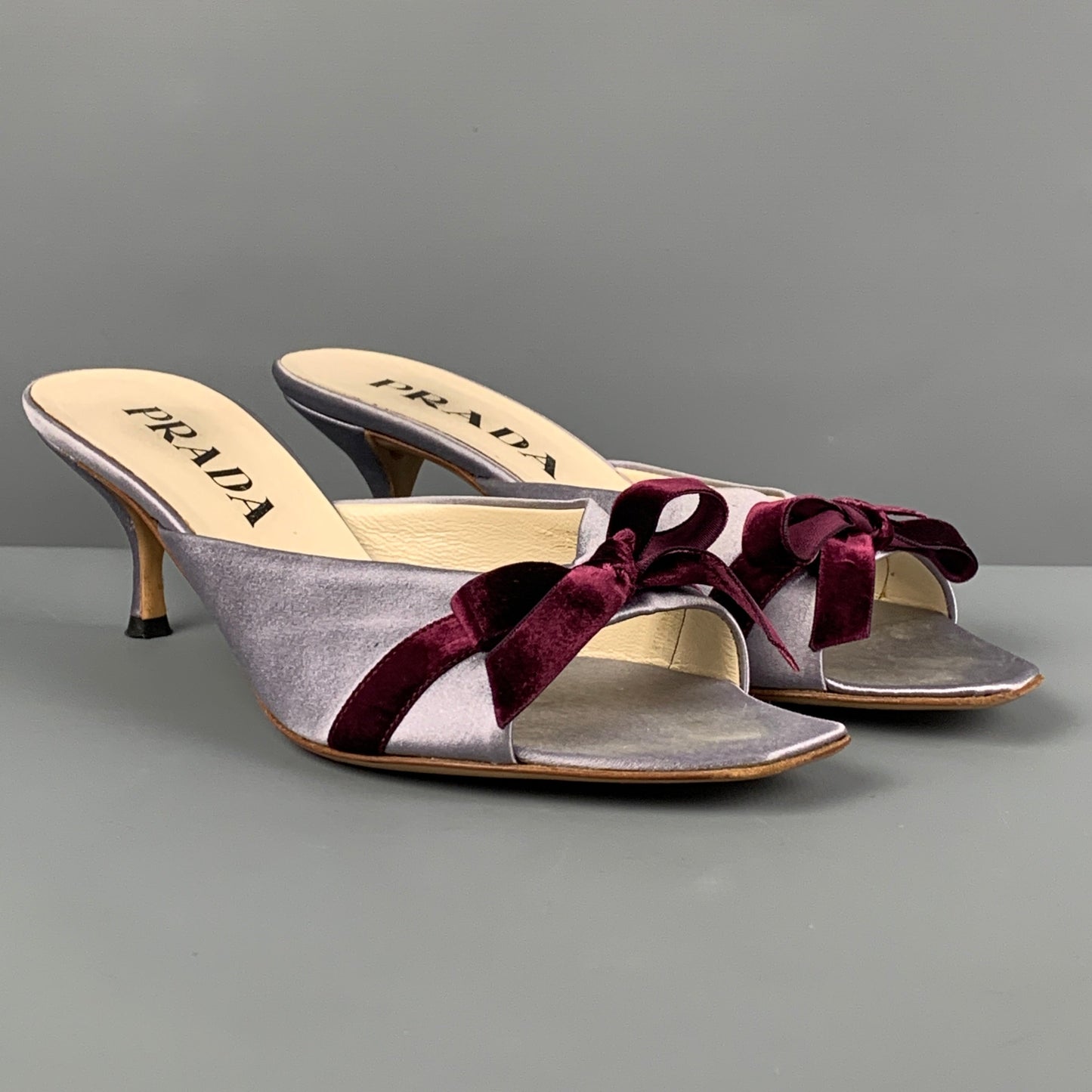 PRADA Size 5.5 Lavender Silk Mules Bow Sandals