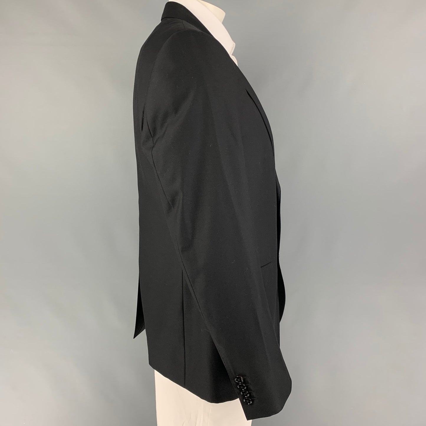 DOLCE & GABBANA Size 44 Black Wool Blend Peak Lapel Sport Coat