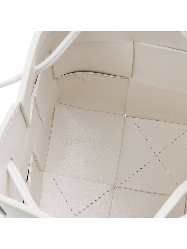 Bottega Veneta Intrecciato Cassette Small Bucket Bag White