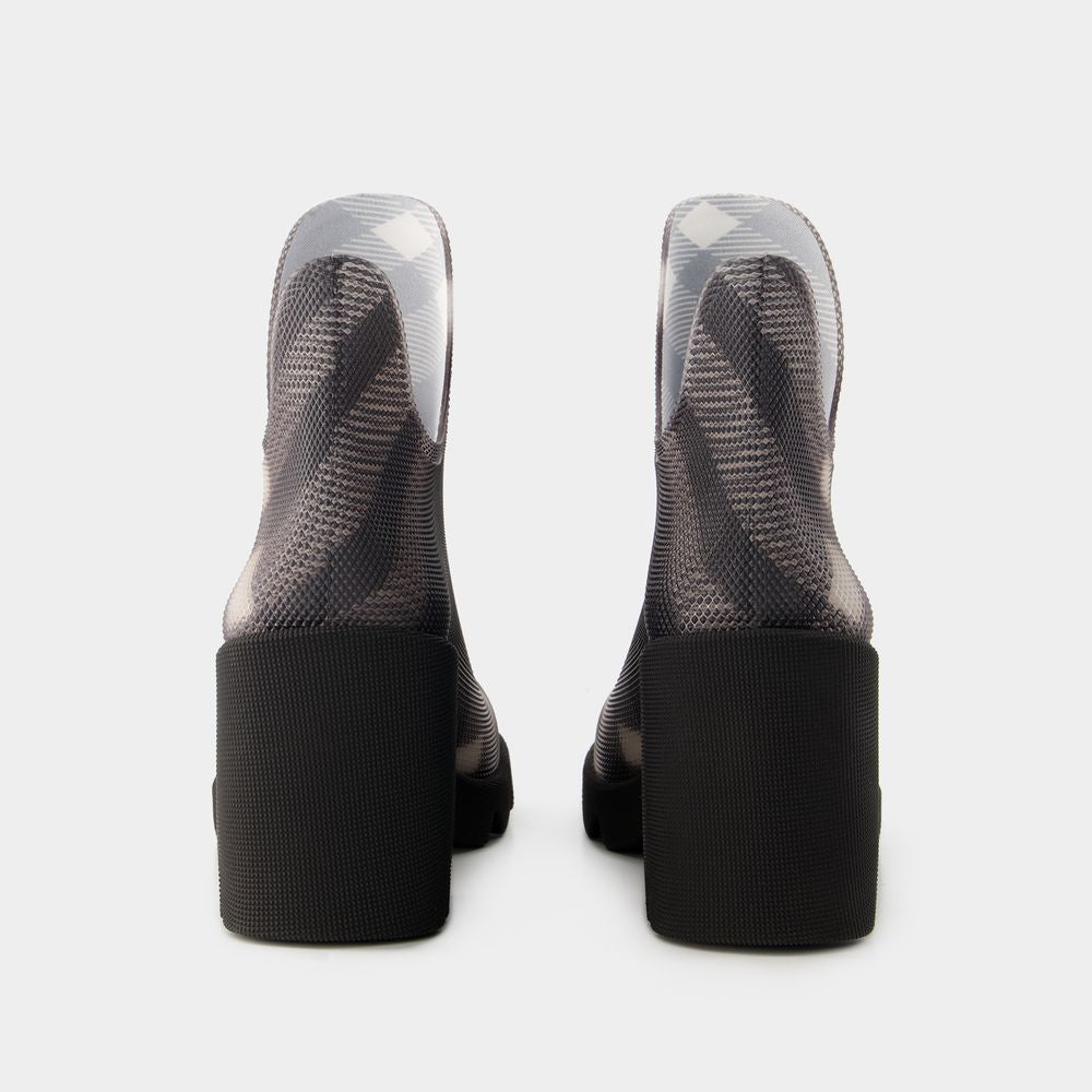 BURBERRY Women's Mini Heel Ankle Boots for Spring/Summer 2025