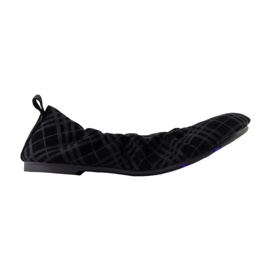 BURBERRY Elegant Mini Ballerina Shoes for Women