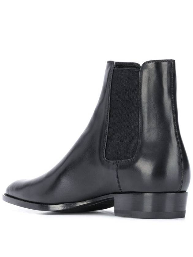 Saint Laurent Classic Wyatt Chelsea Boots Black