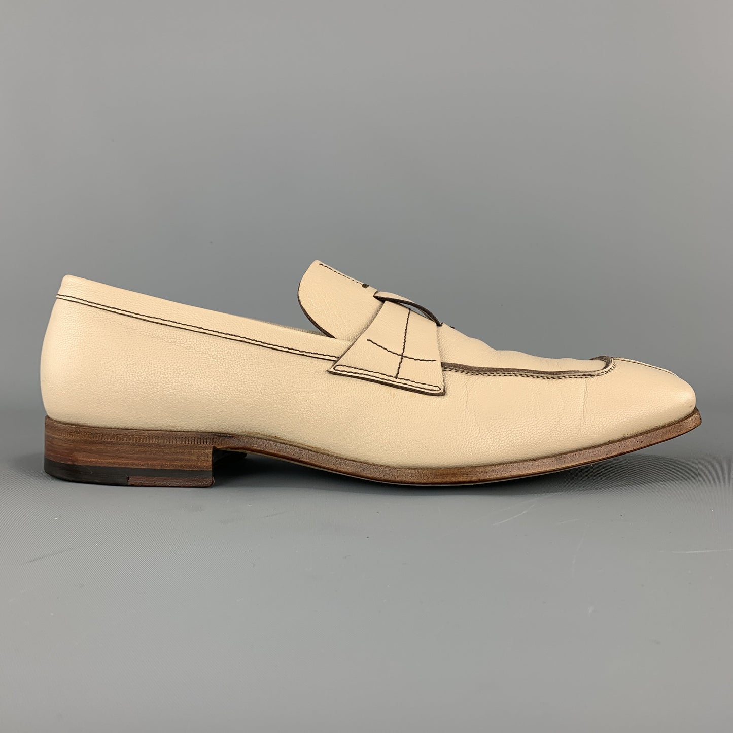 PRADA Size 9 Beige Leather Split Toe Strap Loafers