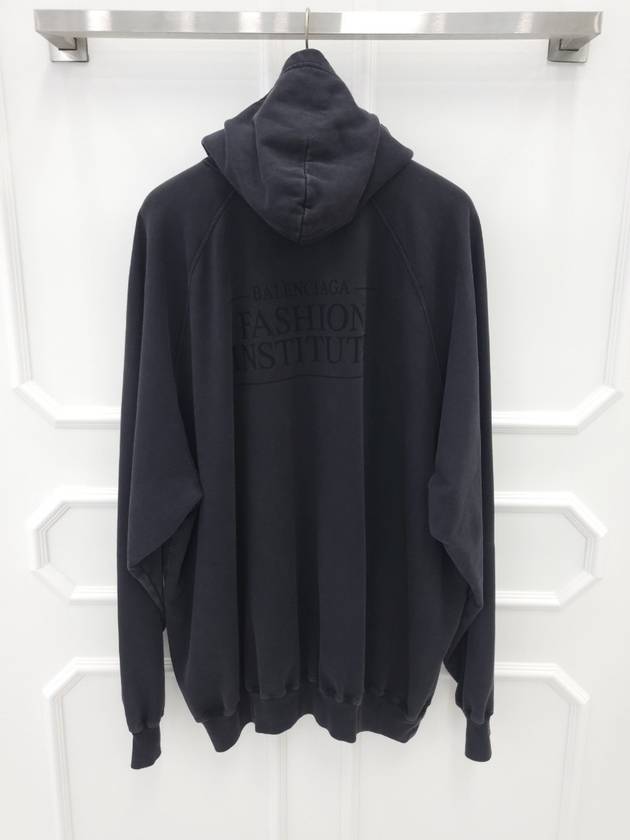 Balenciaga Institute over hoodie