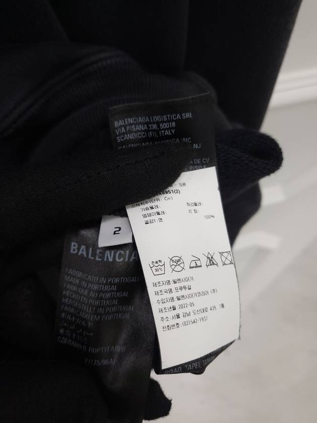 Balenciaga Institute over hoodie