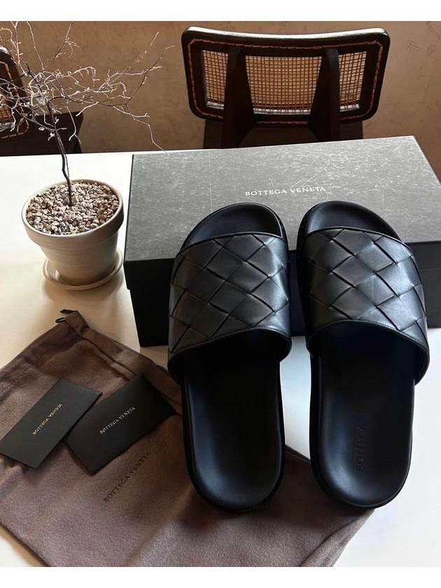 Bottega Veneta Maxi Intrecciato Slippers Black