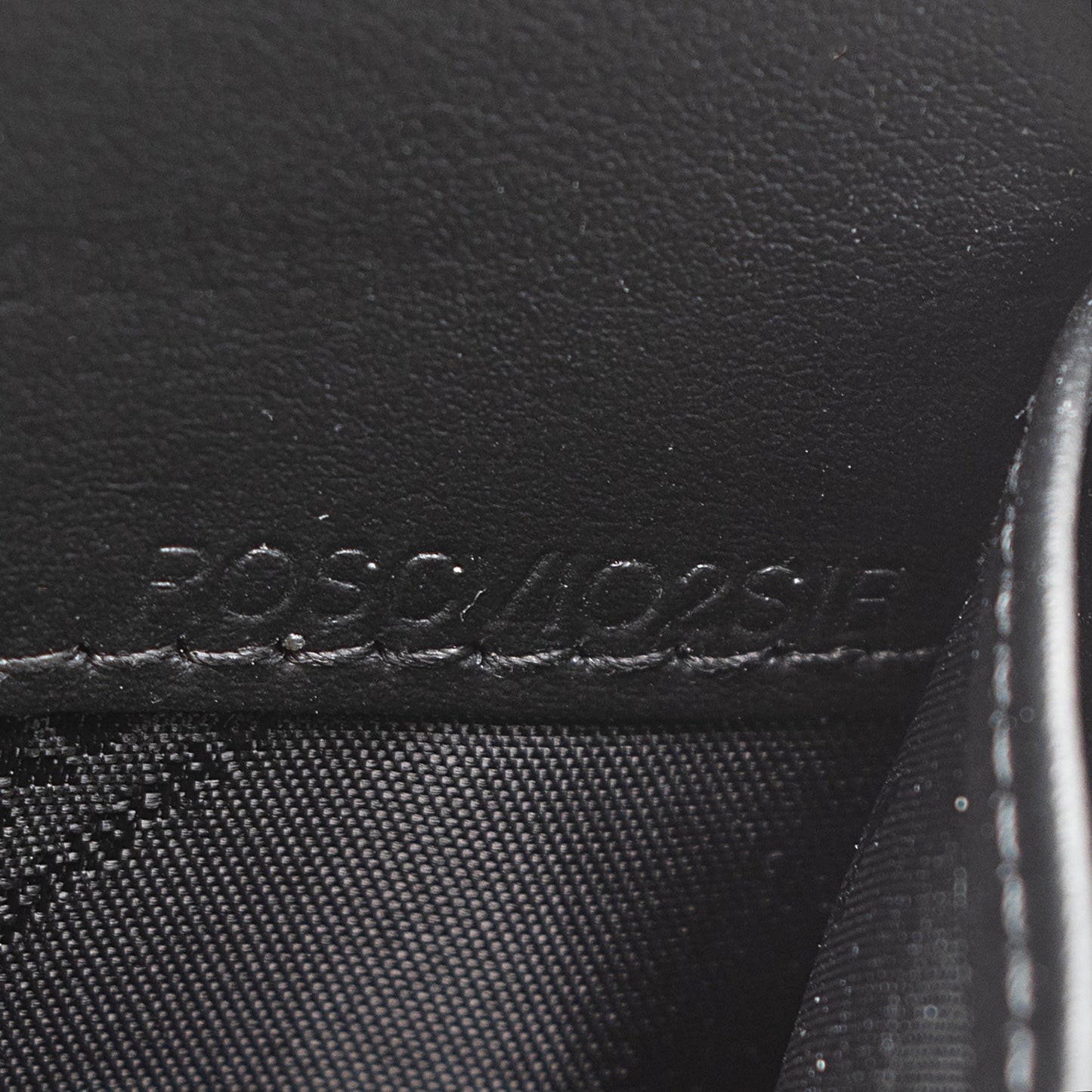 Burberry Embossed Leather Elmore Zip Around Wallet (SHF-pHtHae)