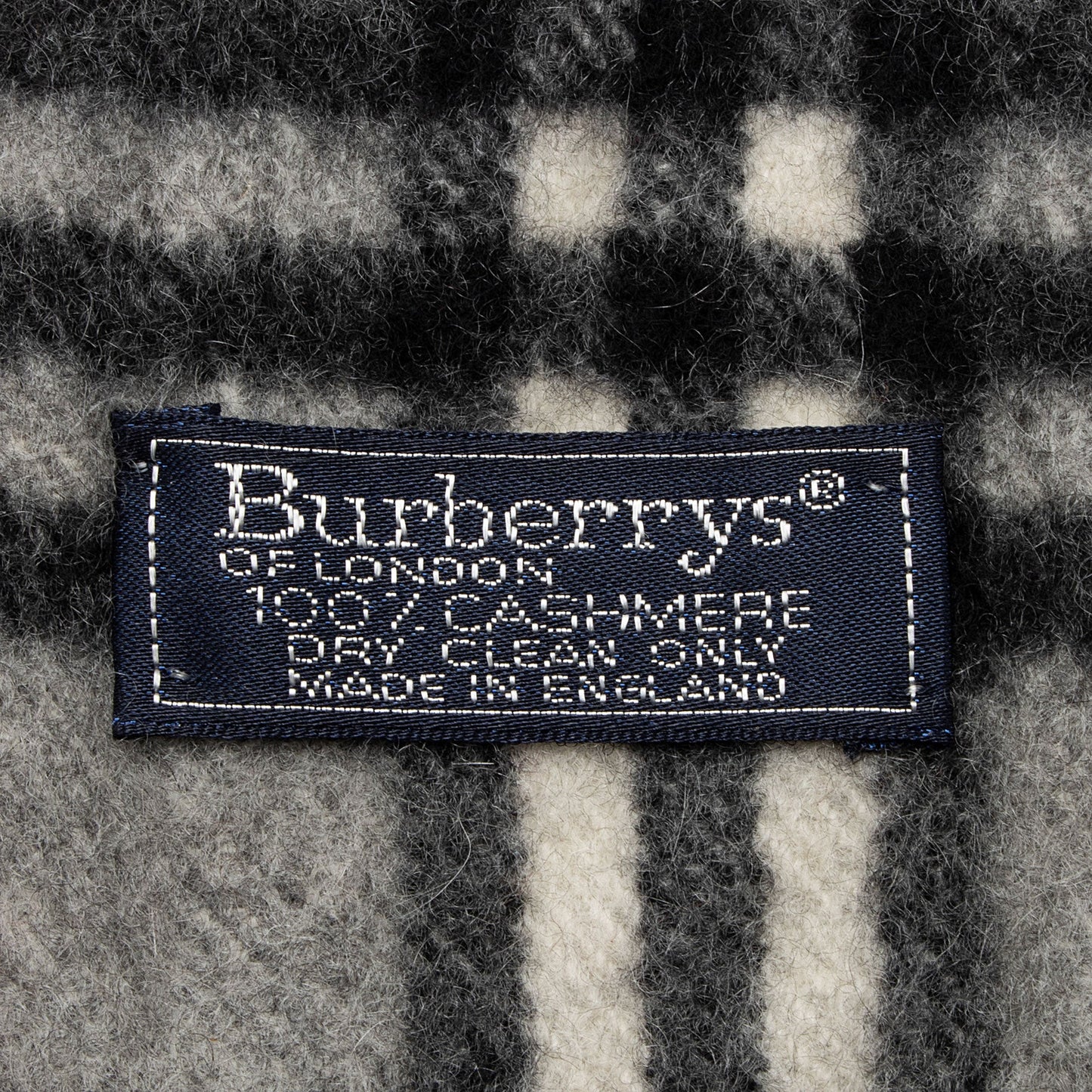 Burberry Vintage Cashmere Check Scarf (SHF-TqnCR4)