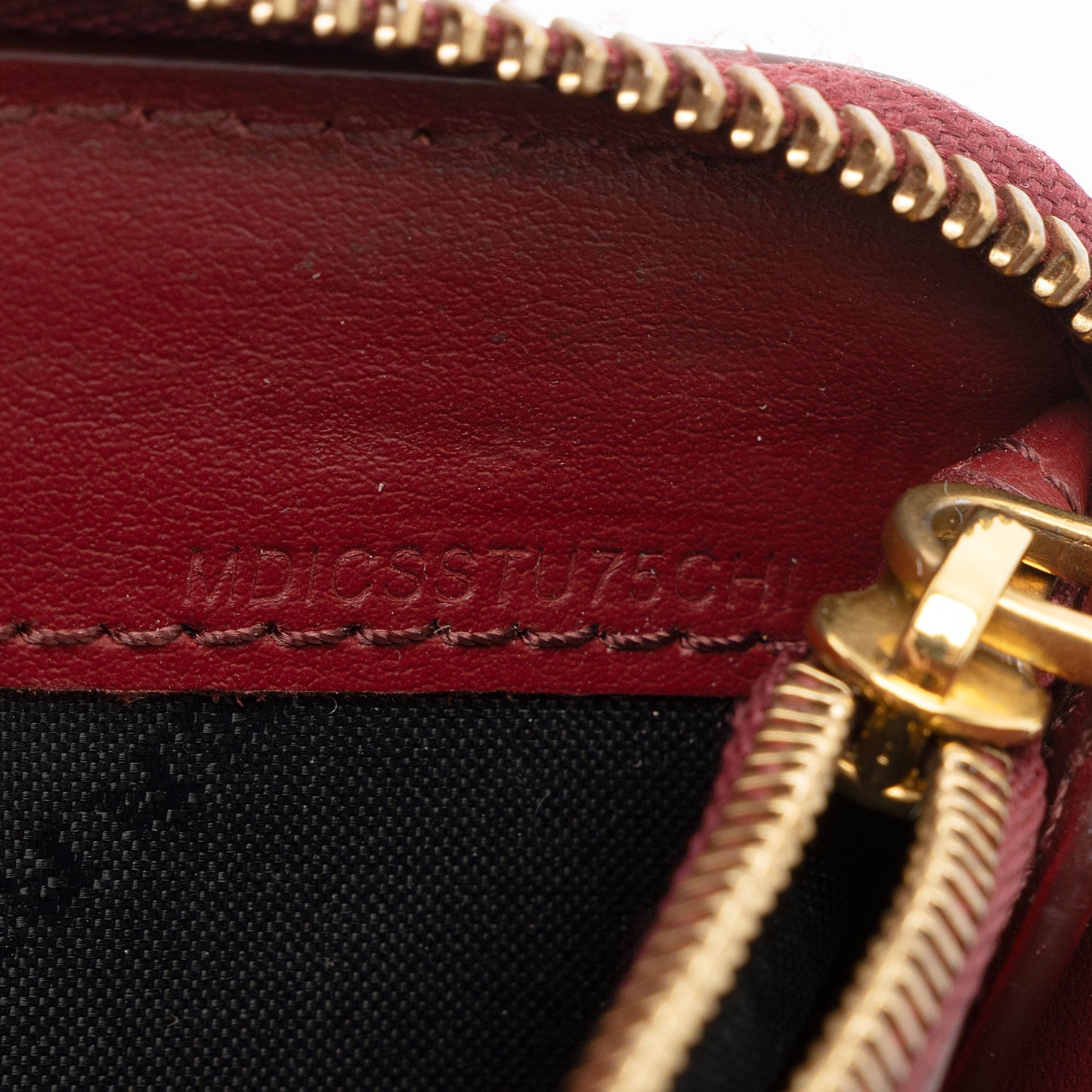 Burberry Vintage Check Leather Zip Around Wallet (SHF-OL7T5O)