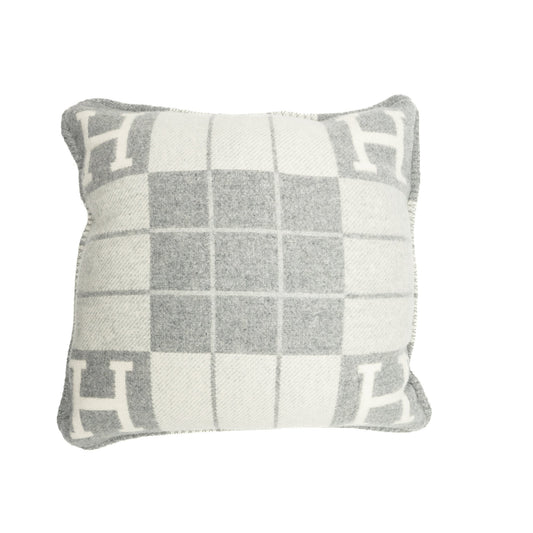 Hermes Avalon III Pillow Ecru Gris Clair