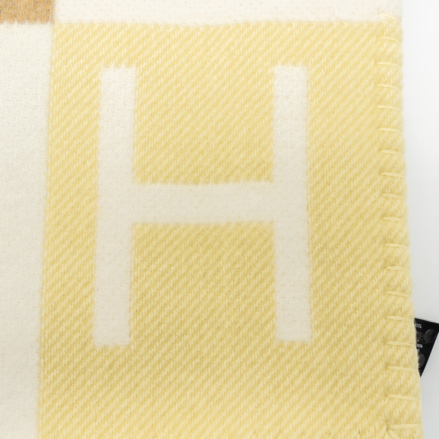Hermes Avalon Vibration Throw Blanket Tisane