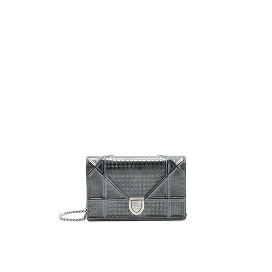 CHRISTIAN DIOR DIORAMA WALLET ON CHAIN  METALLIC BLACK