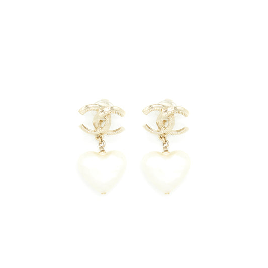 Chanel CC And Heart Earclips LGHW