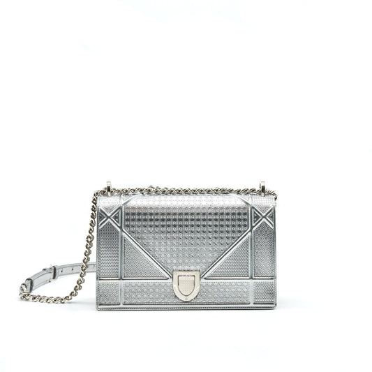 CHRISTIAN DIOR DIORAMA MEDIUM IN METALLIC SILVER WITH