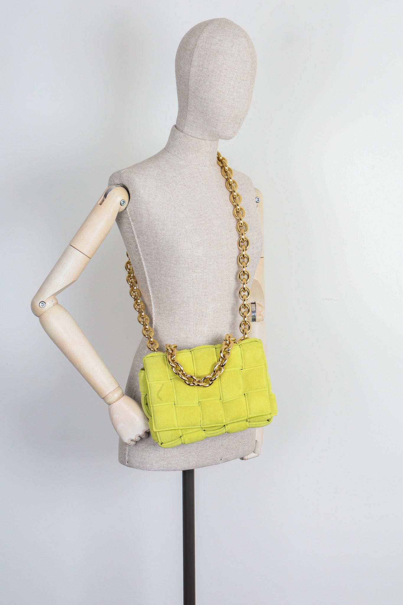 BOTTEGA VENETA Chain Cassette Suede Green