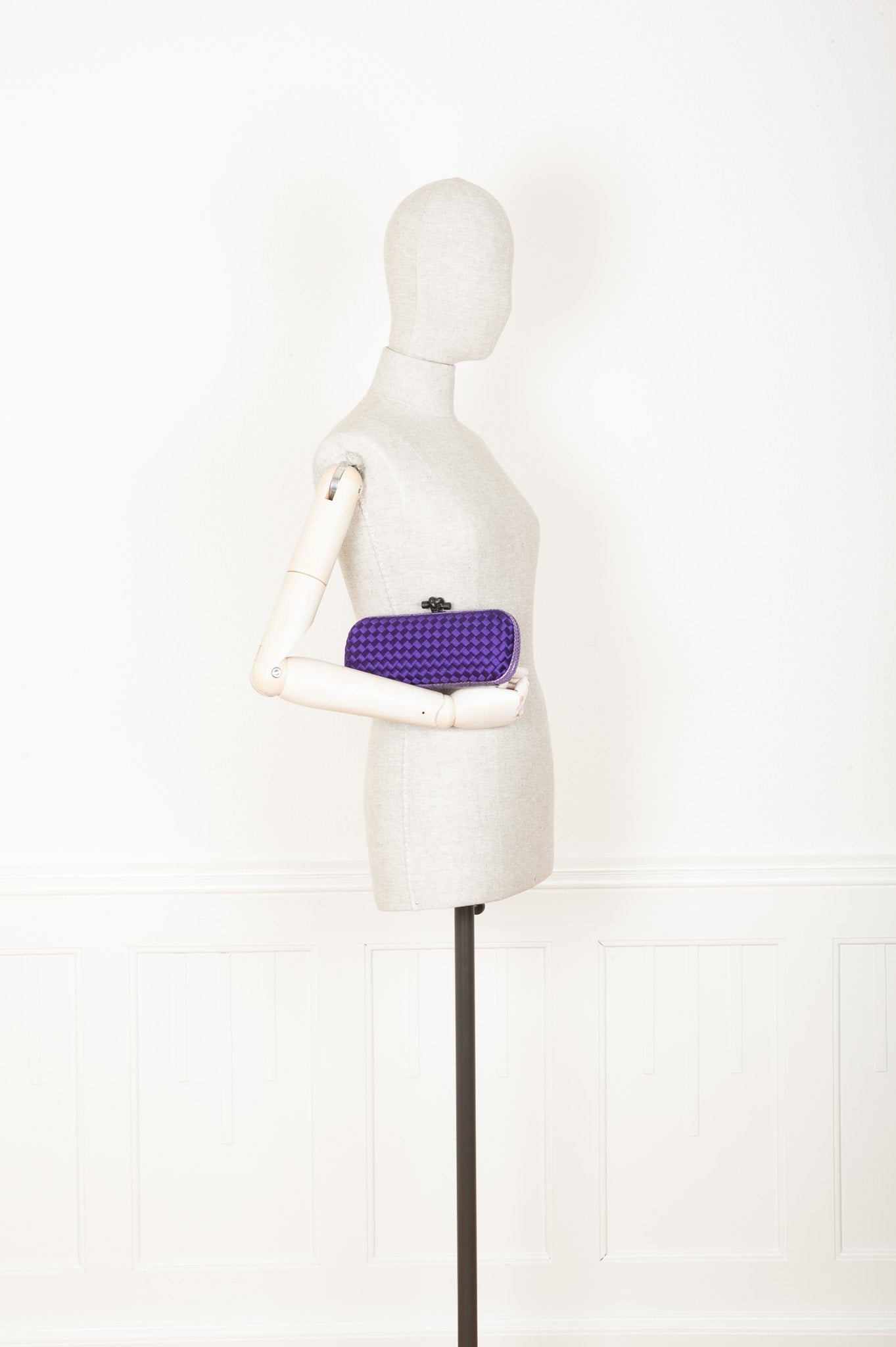 BOTTEGA VENETA Knot Clutch Silk Purple