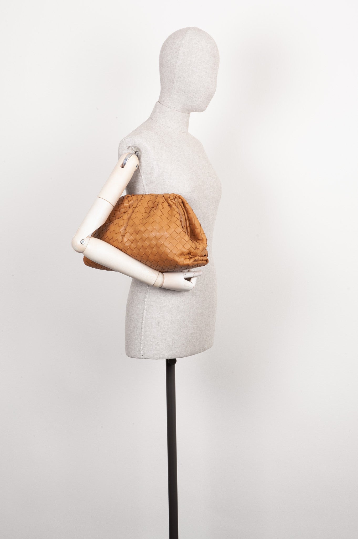 BOTTEGA VENETA The Pouch Bag Intrecciato Caramel