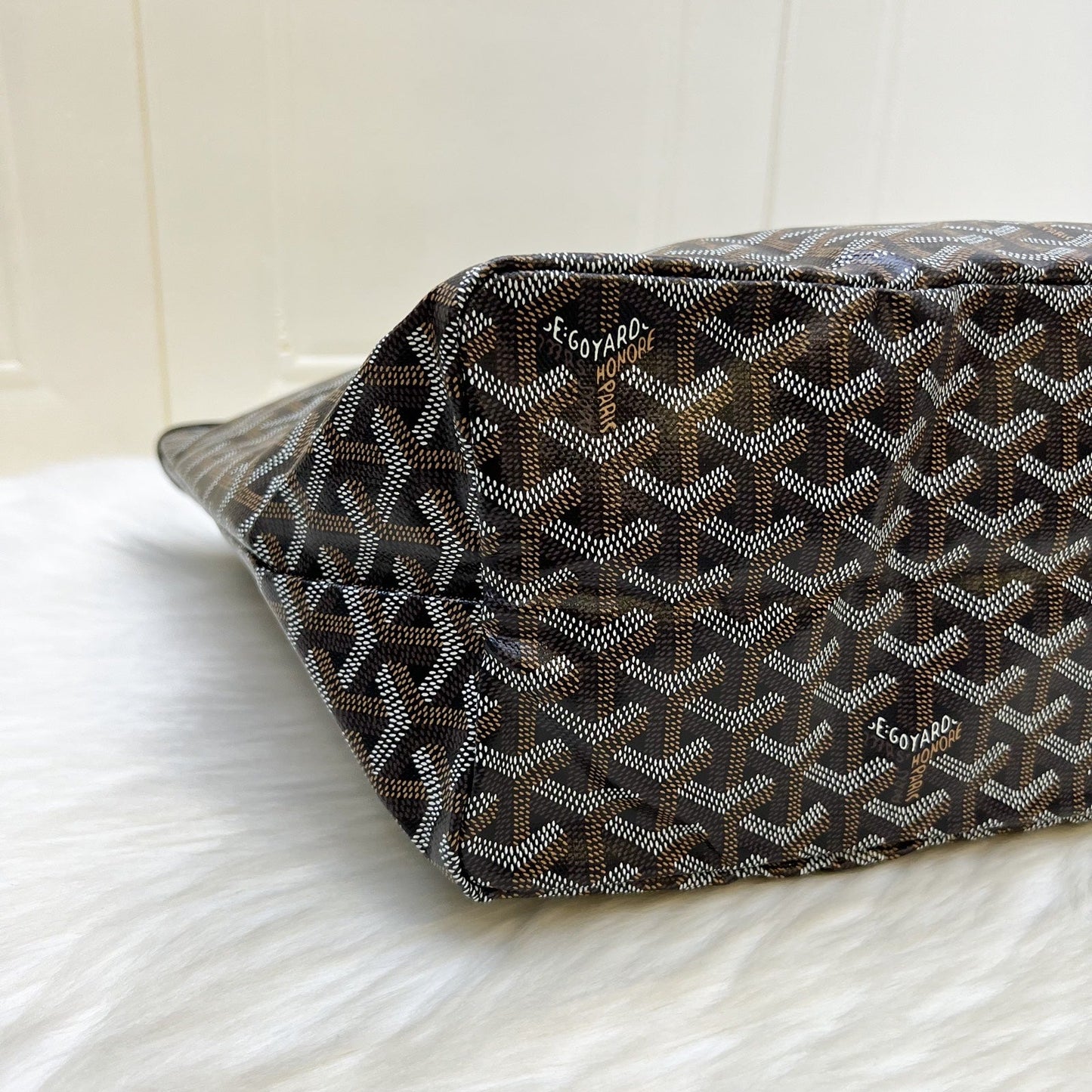 [Brand New] Goyard Saint Louis PM Tote in Black Signature Goyardine Canvas