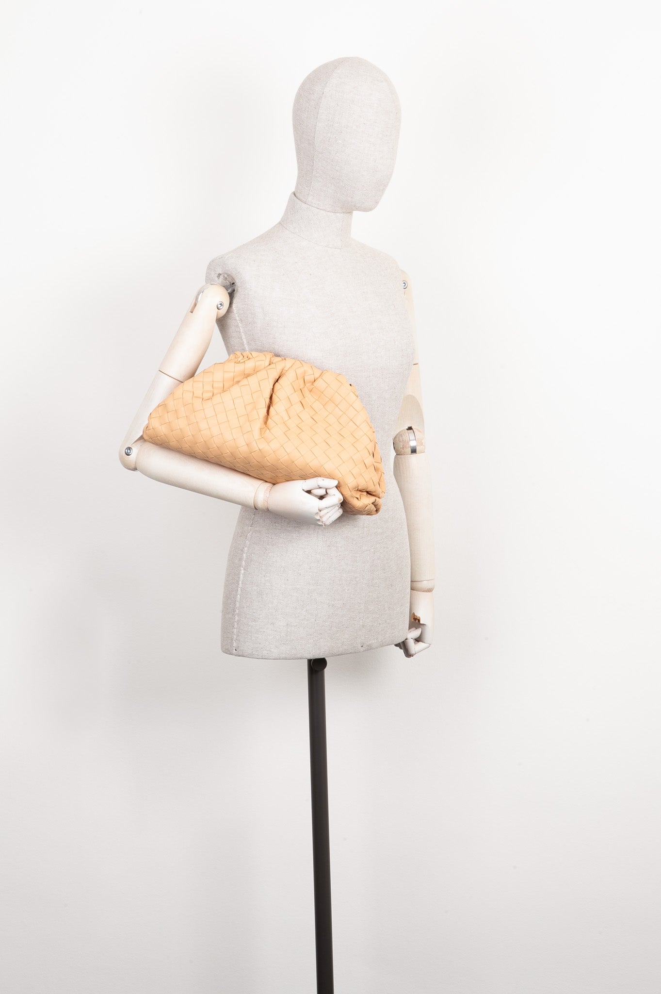 BOTTEGA VENETA The Pouch Intrecciato Almond