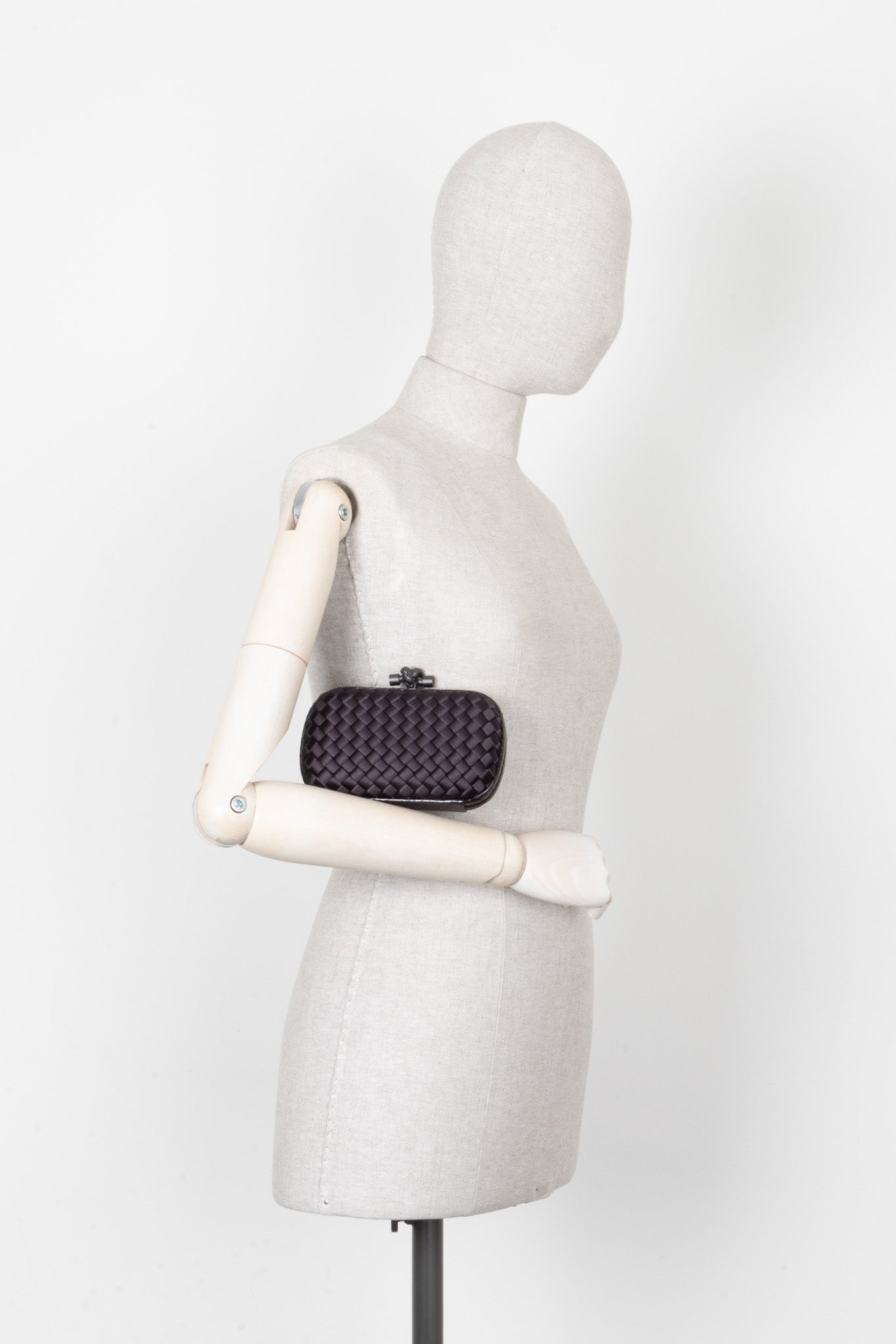 BOTTEGA VENETA Knot Clutch Intrecciato Purple