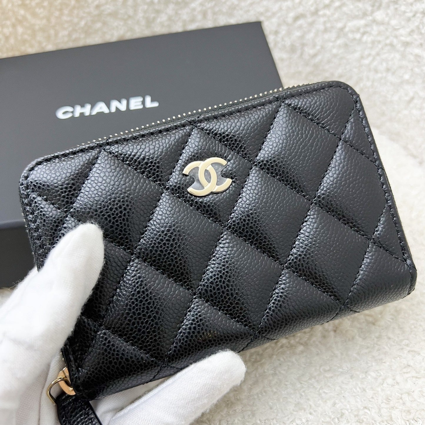 Chanel 25C New Zipped Small Wallet / Card Holder in Black Caviar and LGHW (Model: AP3686)