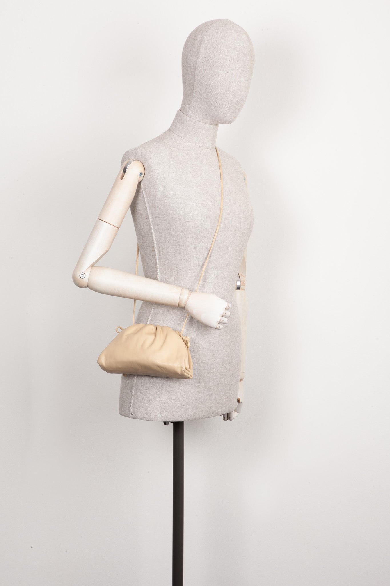 BOTTEGA VENETA The Pouch Mini Light Beige