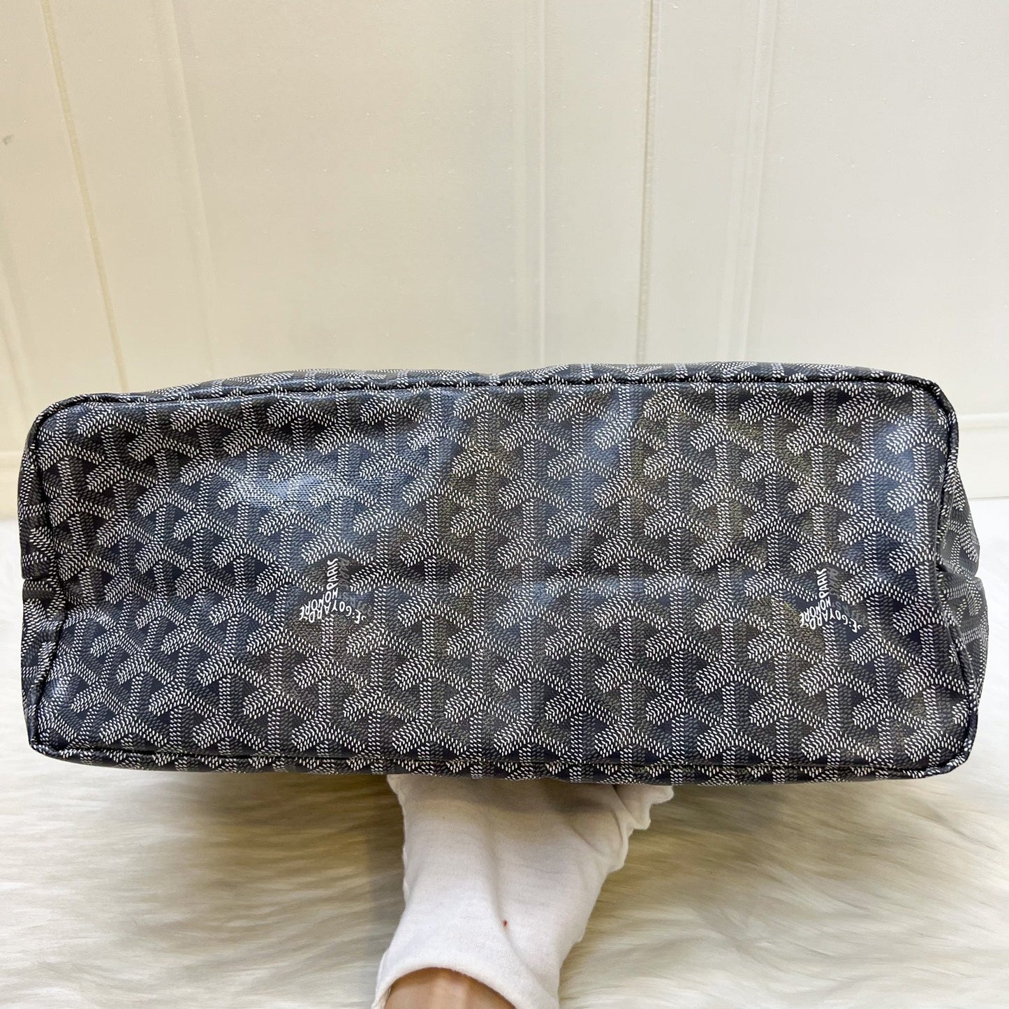 Goyard Boheme PM Hobo Bag in in Grey Signature Goyardine Canvas with Pink / White Striped Stamp (Premarquage Bandes) on the Small Pouch