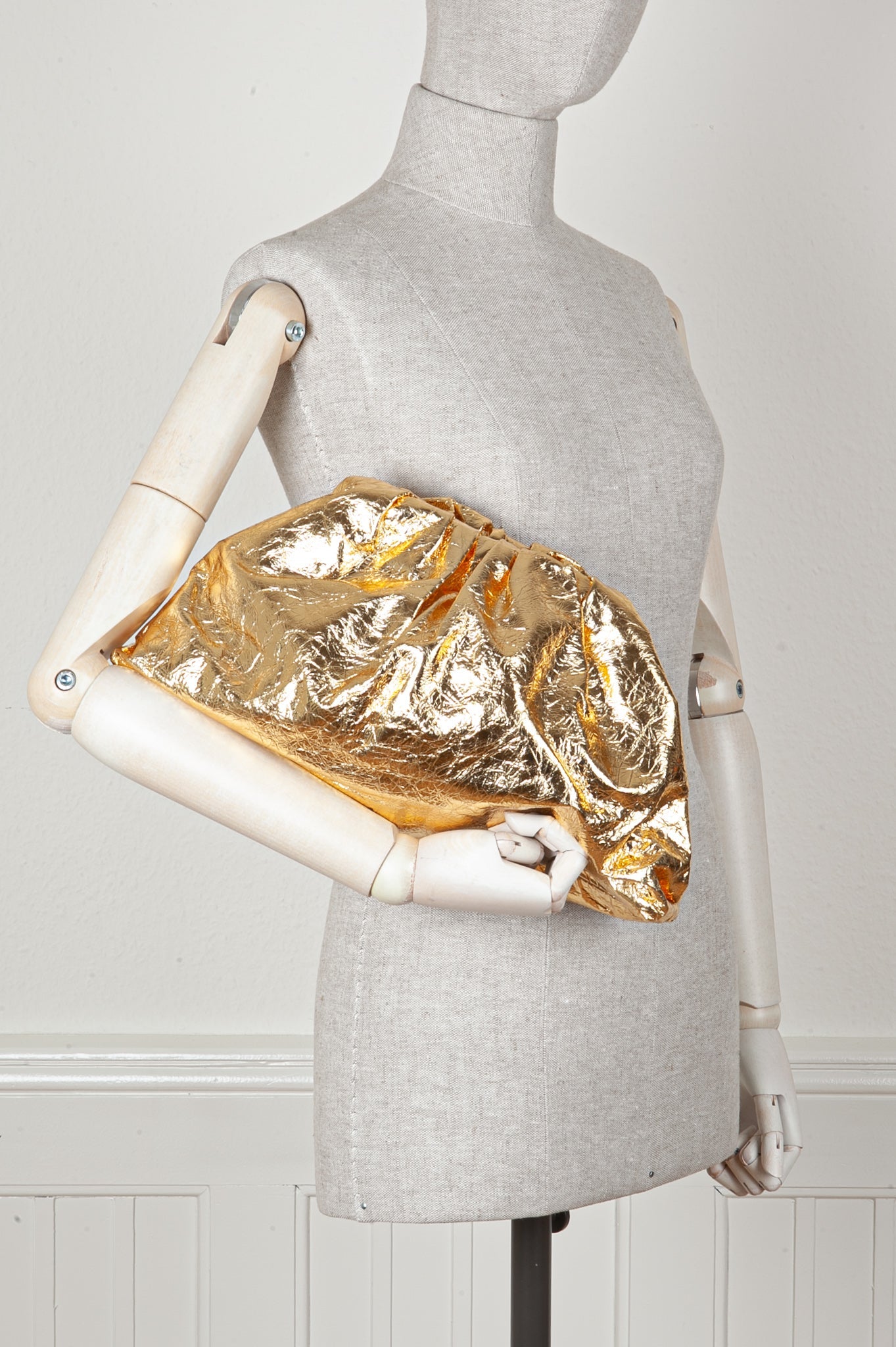 BOTTEGA VENETA The Pouch Bag Gold