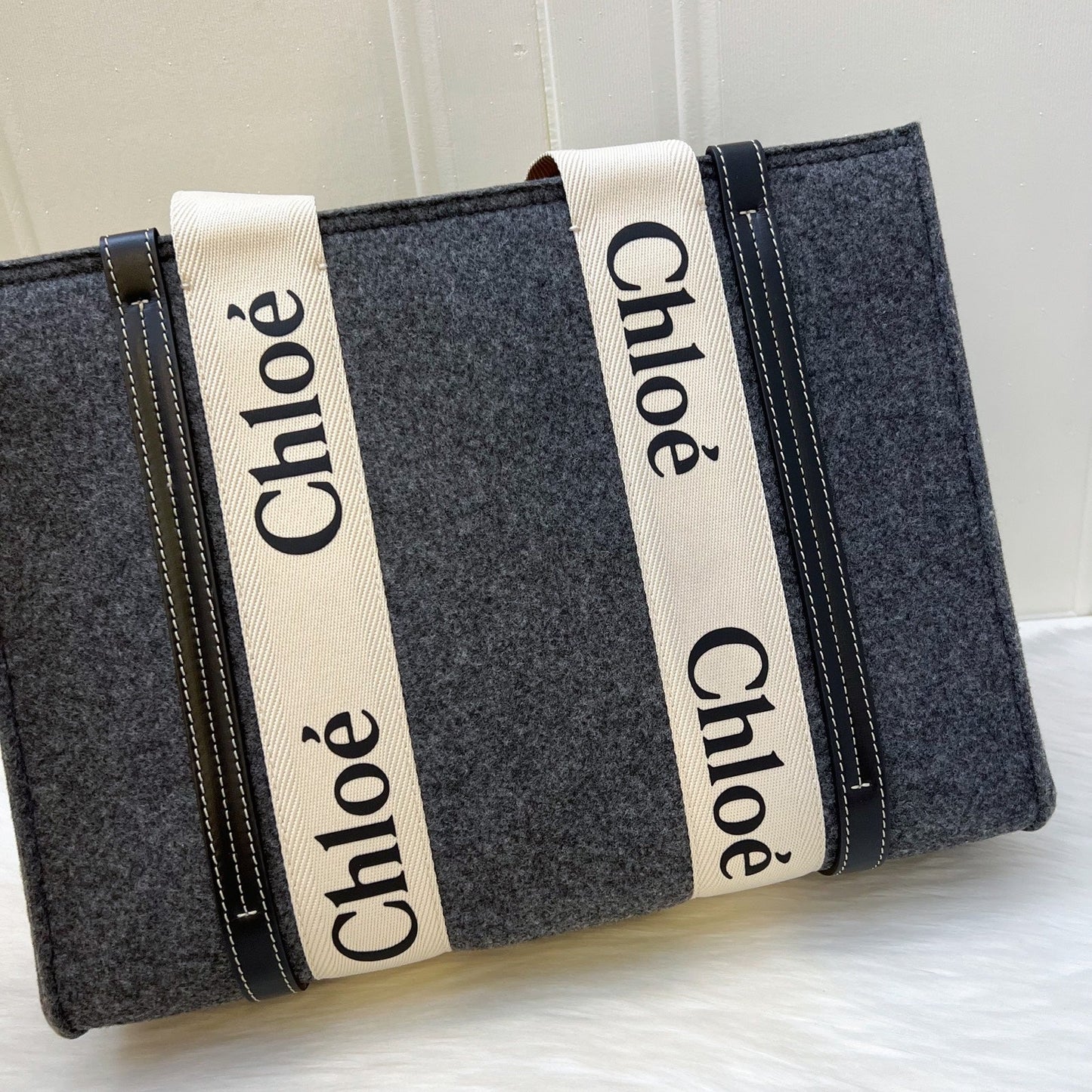 Chloe Woody Medium Tote Bag in mere Grey Felt Fabric and Black Leather Trim