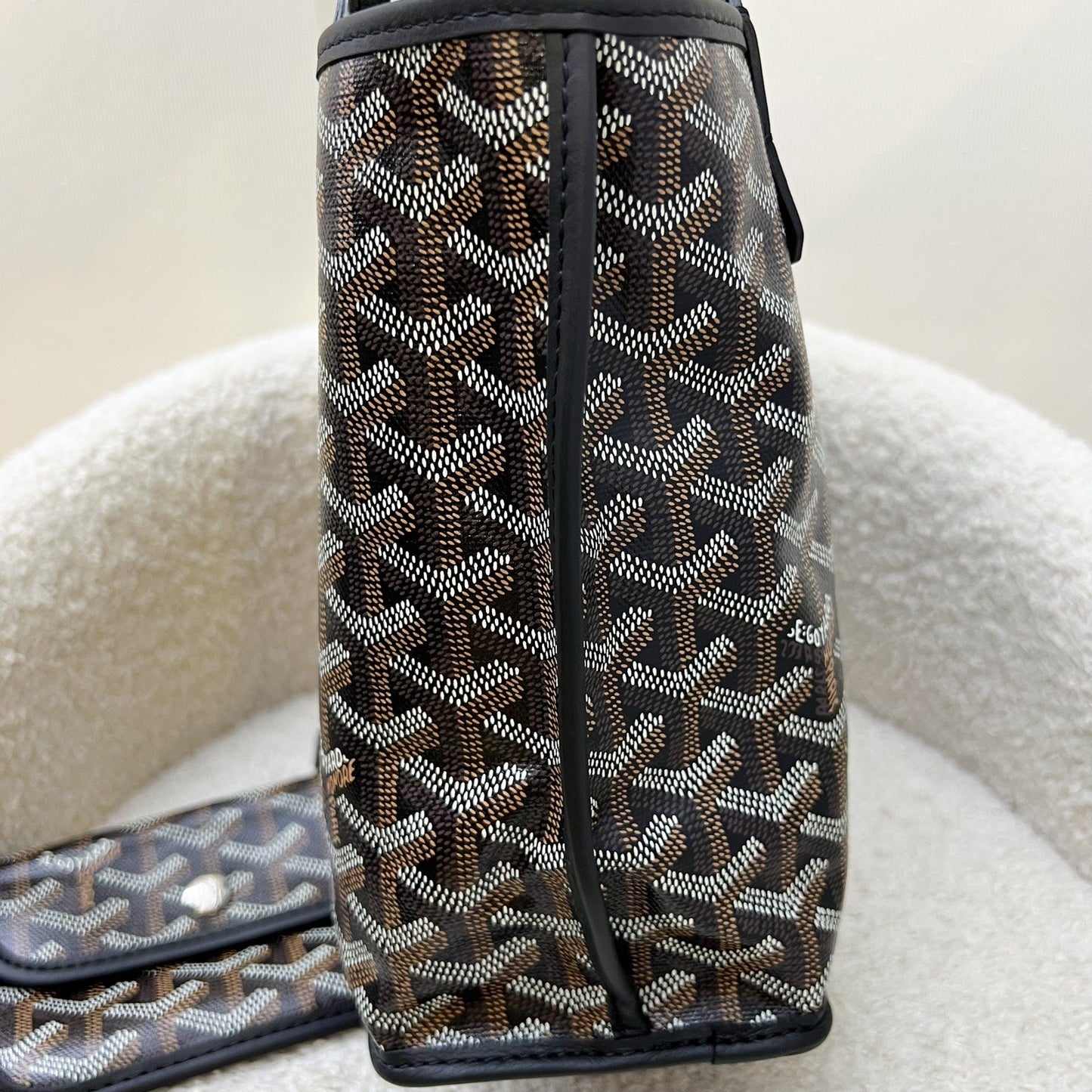 Goyard Mini Anjou Tote Bag in Black Goyardine Canvas and Leather with a Grey Heart Stamp (Premarquage Coeur)