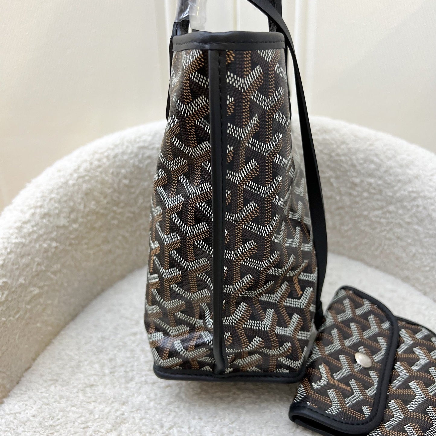 Goyard Mini Anjou Tote Bag in Black Goyardine Canvas and Leather with a Grey Heart Stamp (Premarquage Coeur)