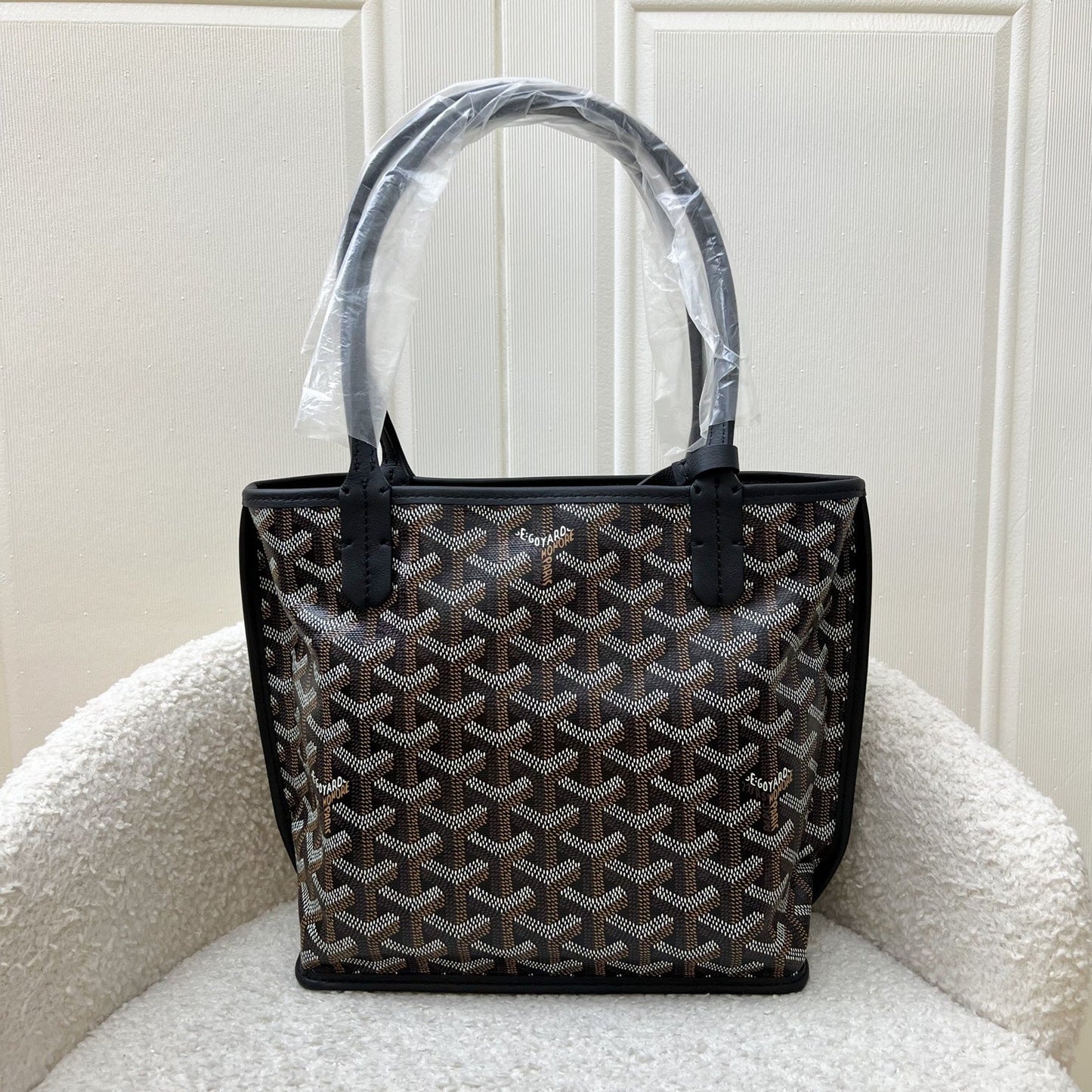 Goyard Mini Anjou Tote Bag in Black Goyardine Canvas and Leather with a Grey Heart Stamp (Premarquage Coeur)