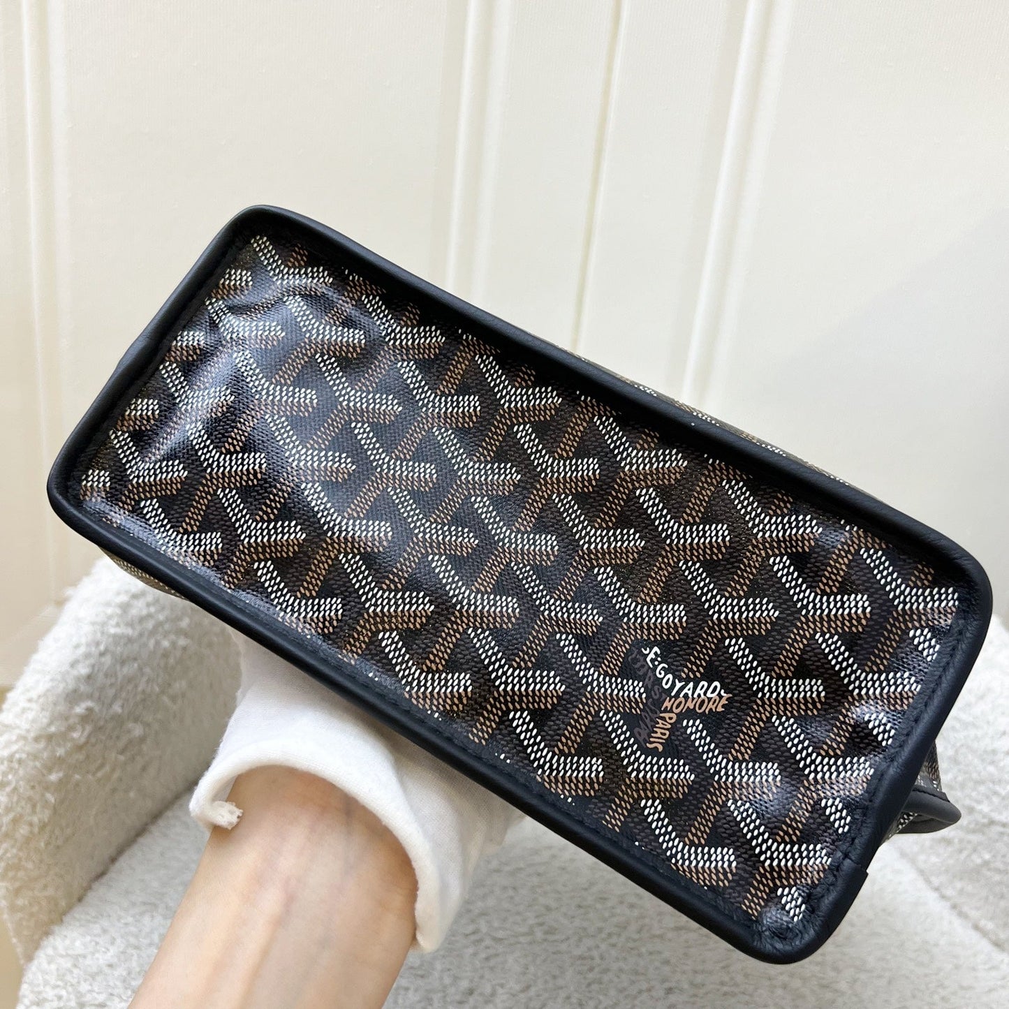 Goyard Mini Anjou Tote Bag in Black Goyardine Canvas and Leather with a Grey Heart Stamp (Premarquage Coeur)