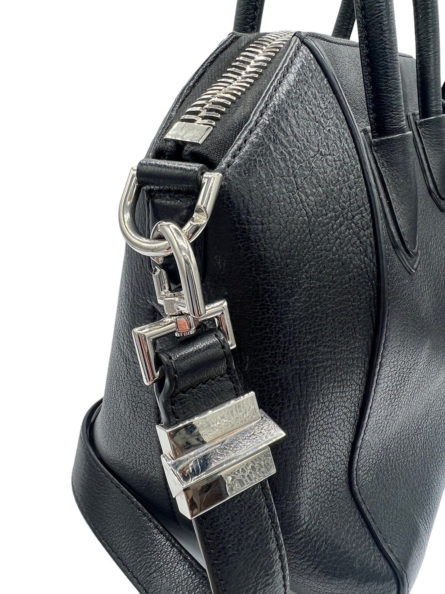 GIVENCHY - Black Leather Antigona Small Bag