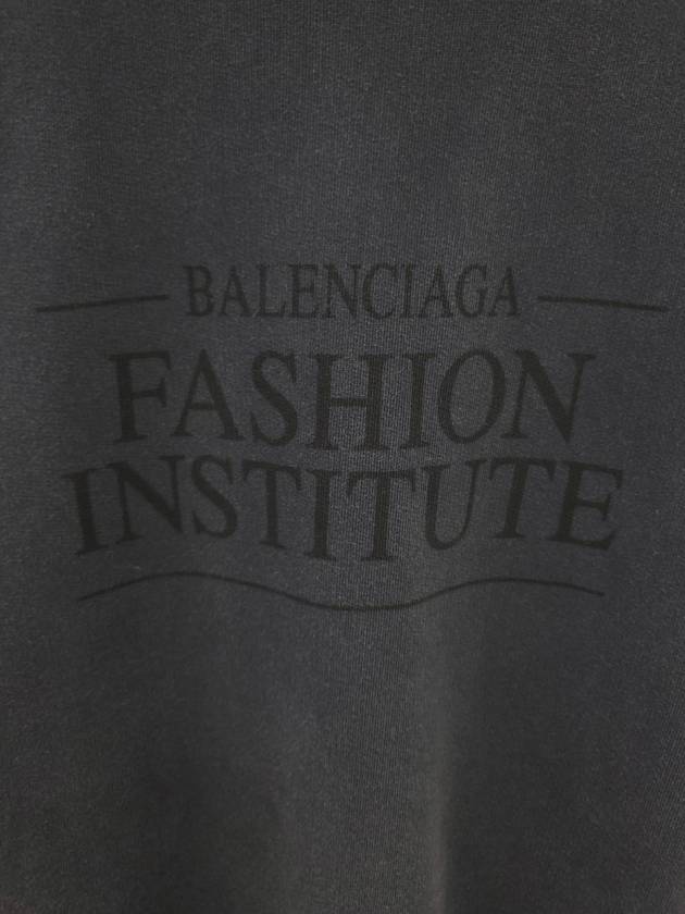 Balenciaga Institute over hoodie