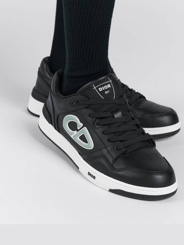 B57 Low Top Sneakers Black Dior