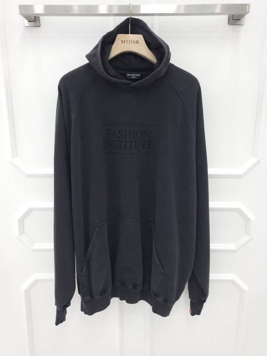 Balenciaga Institute over hoodie