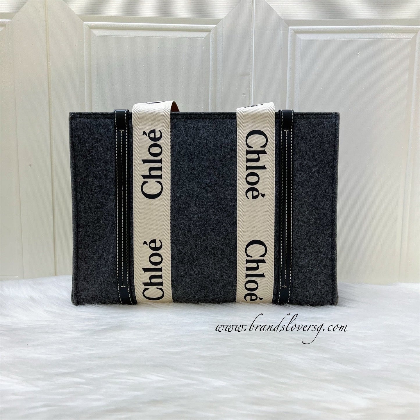 Chloe Woody Medium Tote Bag in mere Grey Felt Fabric and Black Leather Trim