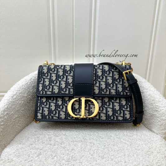 Dior 30 Montaigne Chain Flap Bag in Navy Oblique Canvas GHW