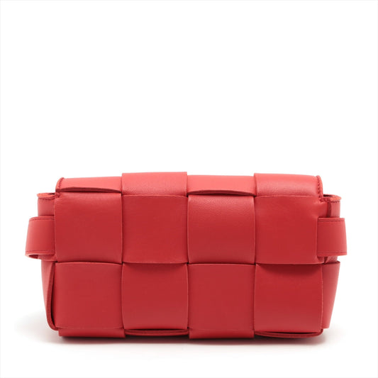 Bottega Veneta  Intrecciato Shoulder Bag in Leather Red