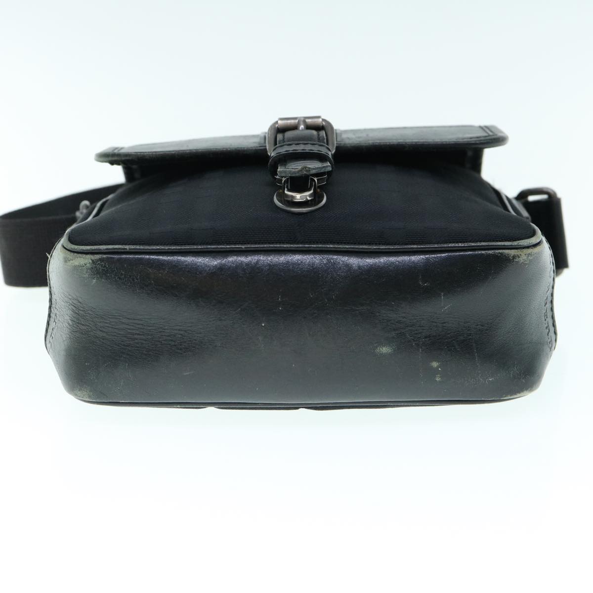 Burberry  Leather Shoulder Bag ()