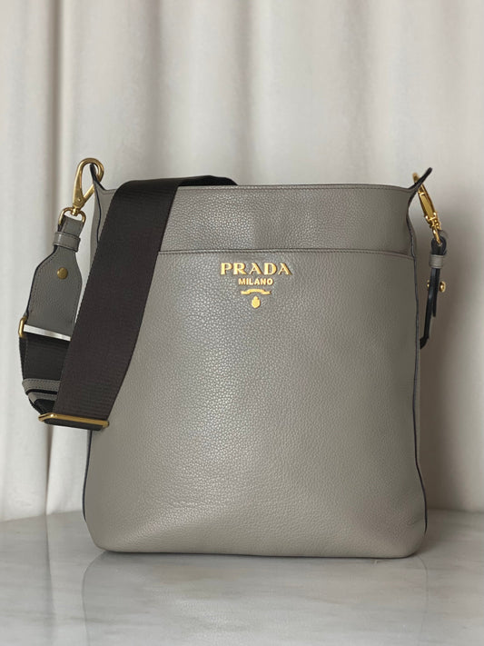 Prada Grey Vitello Daino Euro Leder Schultertasche Crossbody Bag