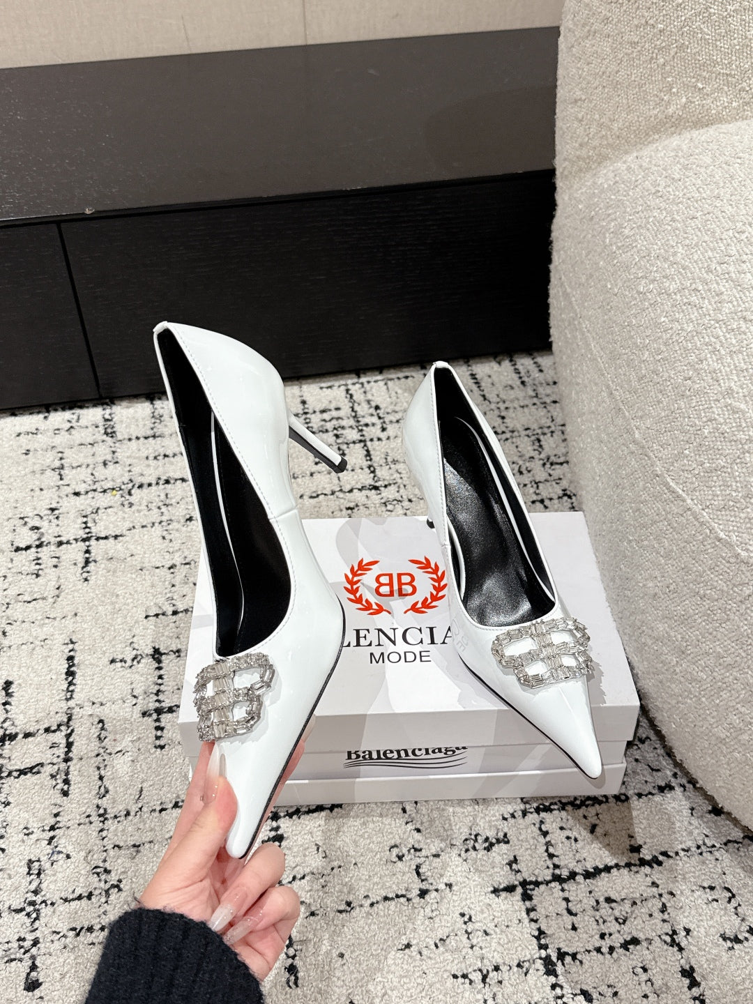 Balanciaga POINTED HIGH PUMPS IN WHITE PATENT CALFSKIN WITH CRYSTAL BUCKLE