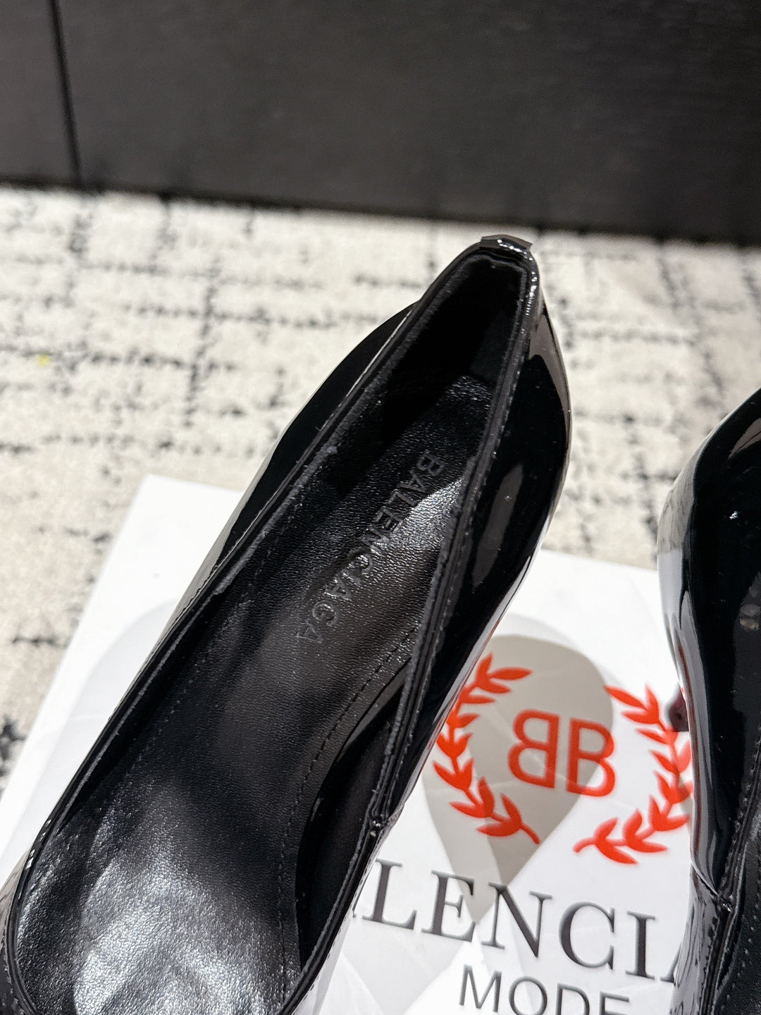 Balanciaga POINTED HIGH PUMPS IN BLACK PATENT CALFSKIN WITH CRYSTAL BUCKLE
