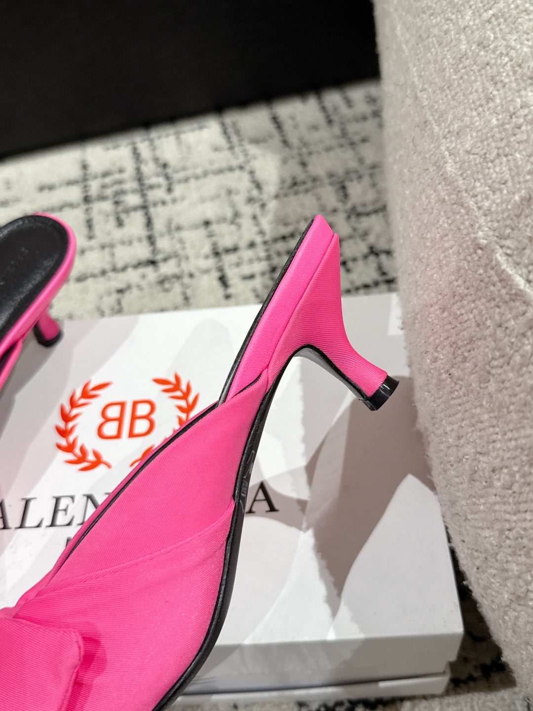 Balanciaga KNIFE LAVALIÈRE 45MM MULE IN BRIGHT PINK NYLON JERSEY
